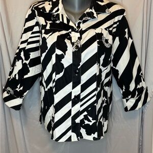 Chic Monochrome Women's Blazer